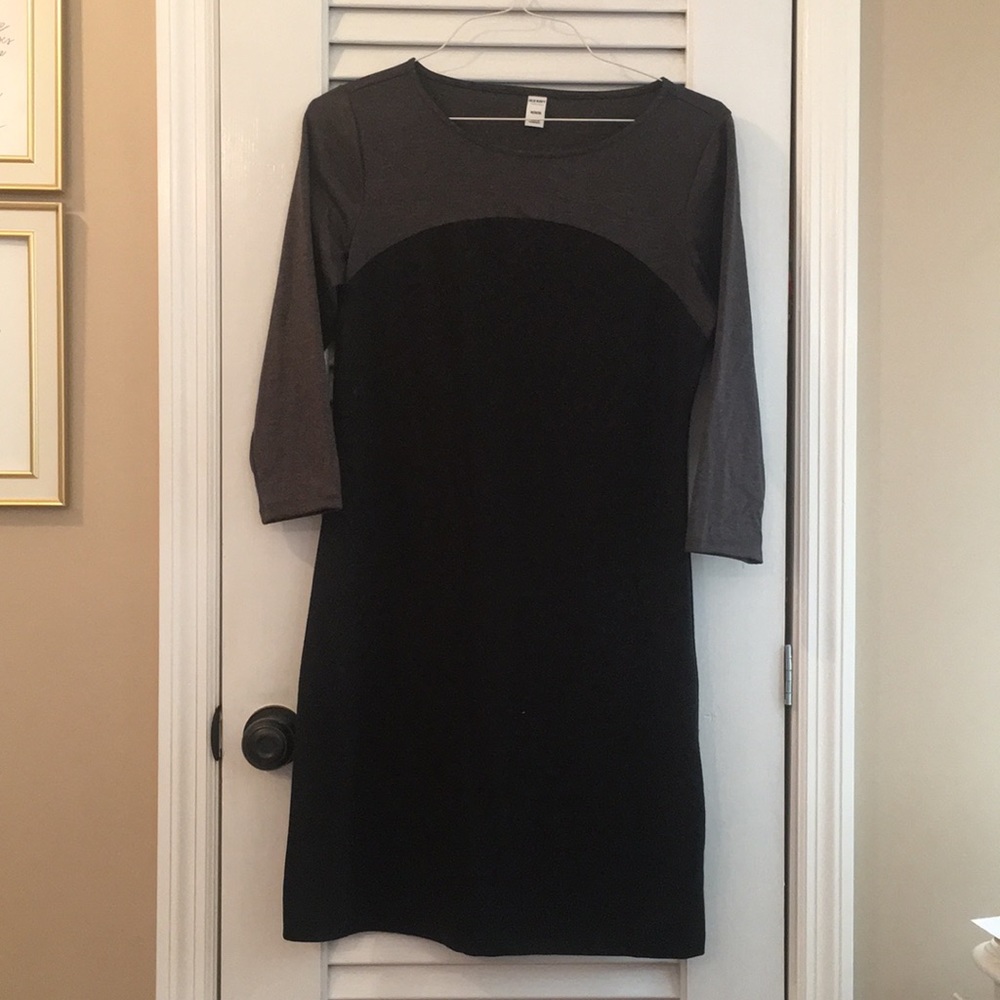 Old Navy gray and black color block shift
